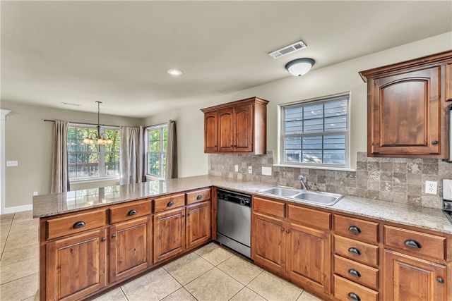 2944 Old Farmington Road, Fayetteville, AR 72704