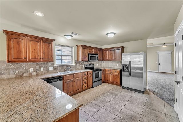 2944 Old Farmington Road, Fayetteville, AR 72704