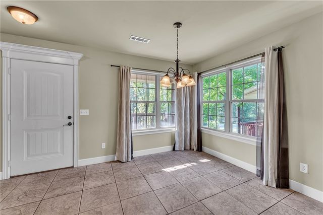 2944 Old Farmington Road, Fayetteville, AR 72704