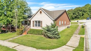 2944 Old Farmington Road, Fayetteville, AR 72704