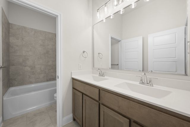 105 Grey Wolf Court, Godley, TX 76044