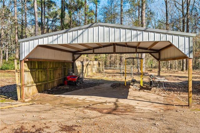 122 OLD BEAUBOUEF Road, Deville, LA 71328