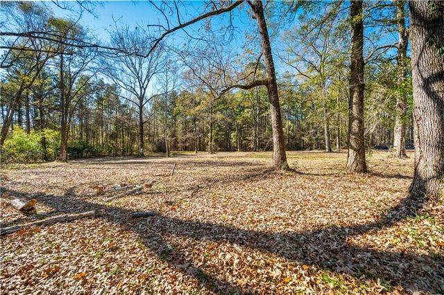 122 OLD BEAUBOUEF Road, Deville, LA 71328