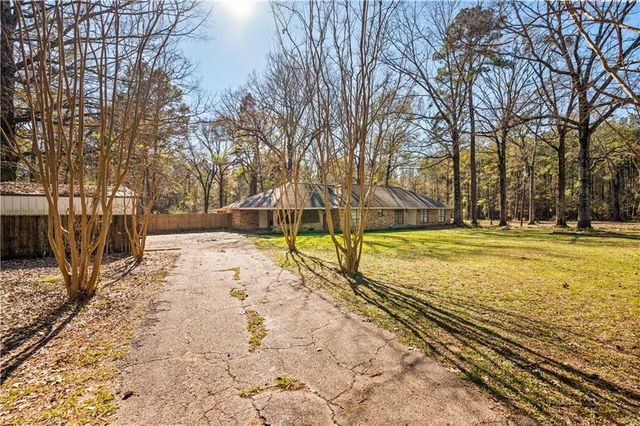 122 OLD BEAUBOUEF Road, Deville, LA 71328