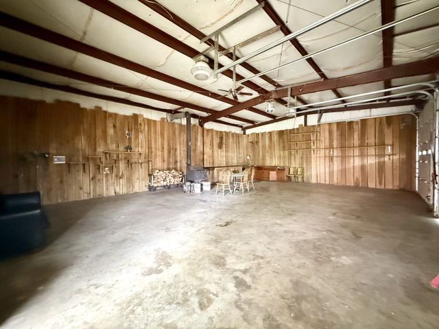 2114 Edgewood Rd, Dickson, TN 37055
