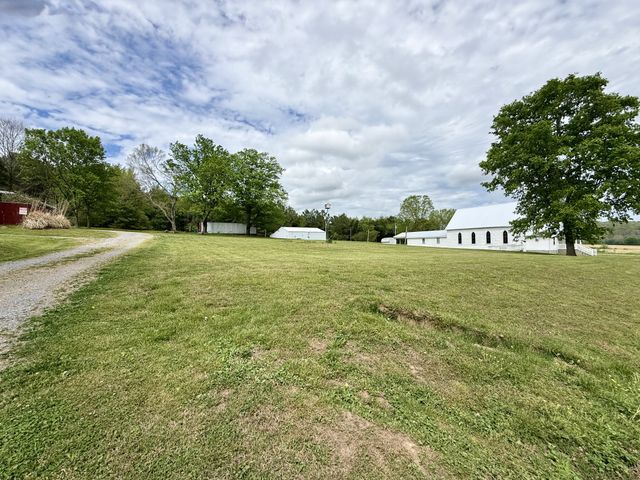 2114 Edgewood Rd, Dickson, TN 37055