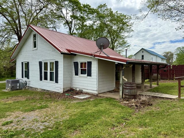 2114 Edgewood Rd, Dickson, TN 37055
