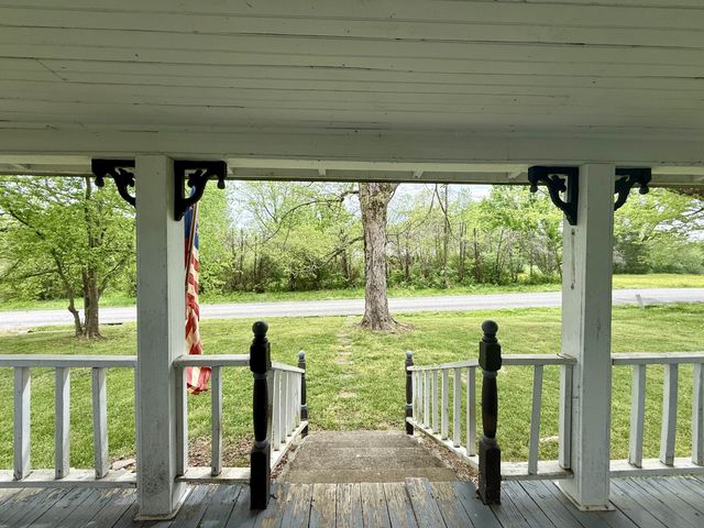 2114 Edgewood Rd, Dickson, TN 37055