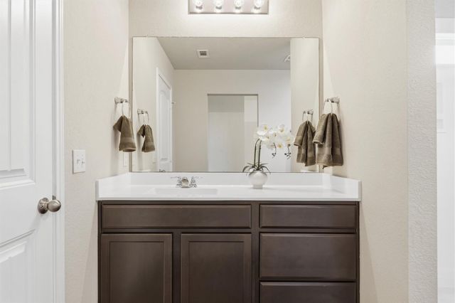 201 Yoakum ST, Leander, TX 78641