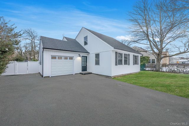 41 Nancy Place, Massapequa, NY 11758