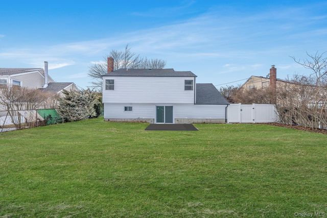 41 Nancy Place, Massapequa, NY 11758