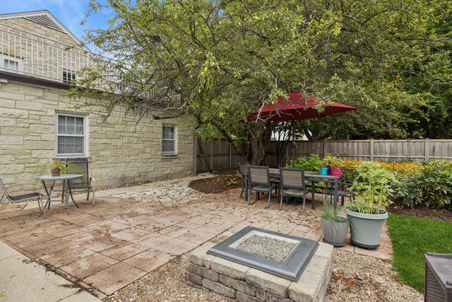1104 Greenfield Street, Oak Park, IL 60302