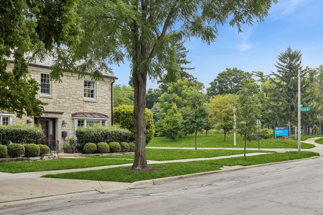1104 Greenfield Street, Oak Park, IL 60302