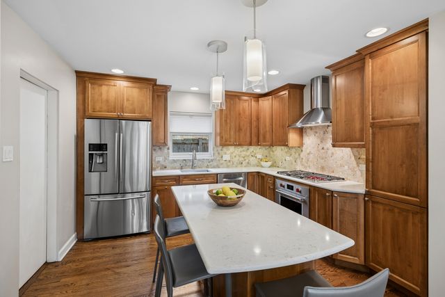 1104 Greenfield Street, Oak Park, IL 60302