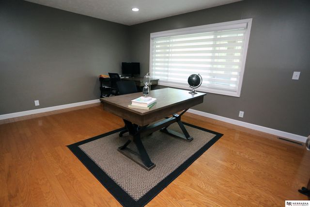 808 taylor Street, Papillion, NE 68046