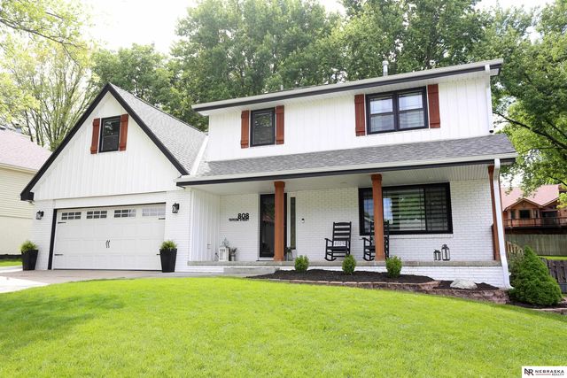 808 taylor Street, Papillion, NE 68046