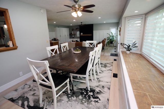 808 taylor Street, Papillion, NE 68046
