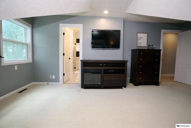 808 taylor Street, Papillion, NE 68046