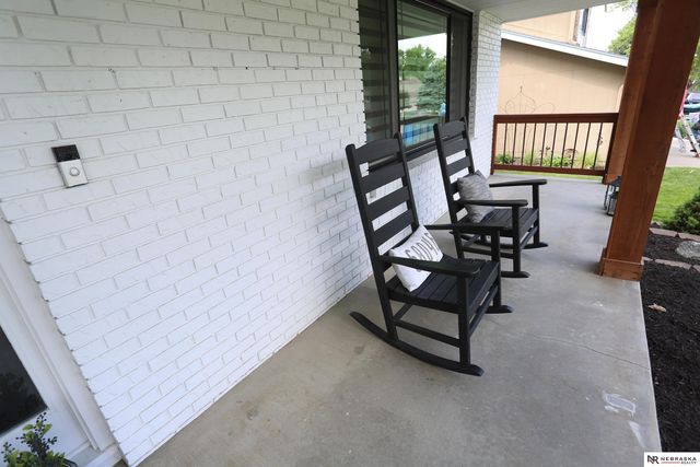 808 taylor Street, Papillion, NE 68046