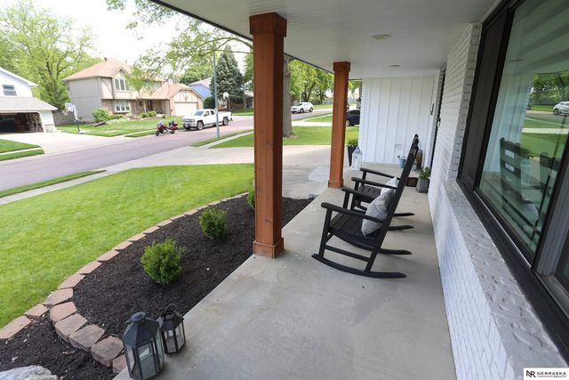808 taylor Street, Papillion, NE 68046