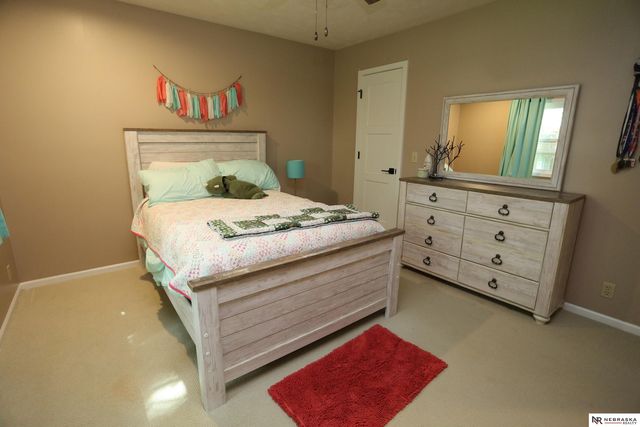 808 taylor Street, Papillion, NE 68046