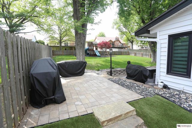 808 taylor Street, Papillion, NE 68046