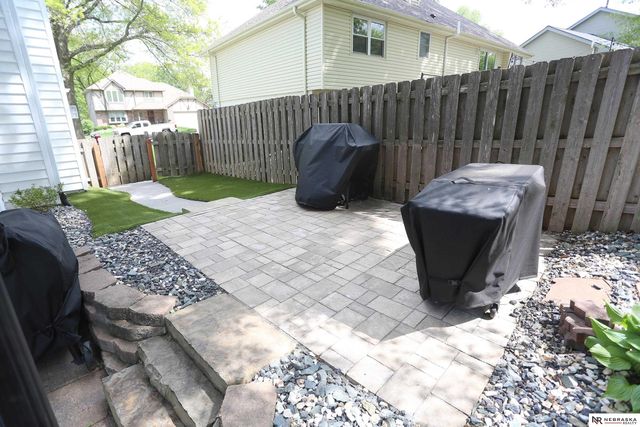 808 taylor Street, Papillion, NE 68046