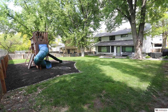 808 taylor Street, Papillion, NE 68046