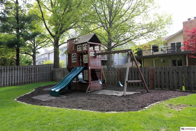 808 taylor Street, Papillion, NE 68046