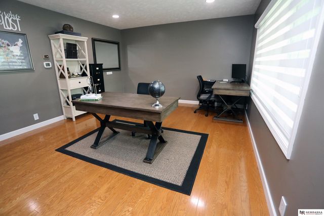 808 taylor Street, Papillion, NE 68046