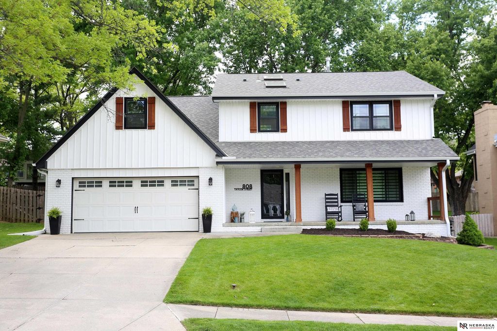 808 taylor Street, Papillion, NE 68046
