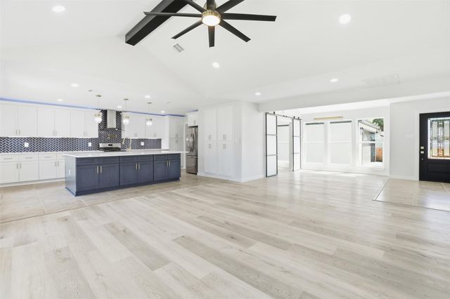 1722 Cherry Bend Drive, Houston, TX 77077