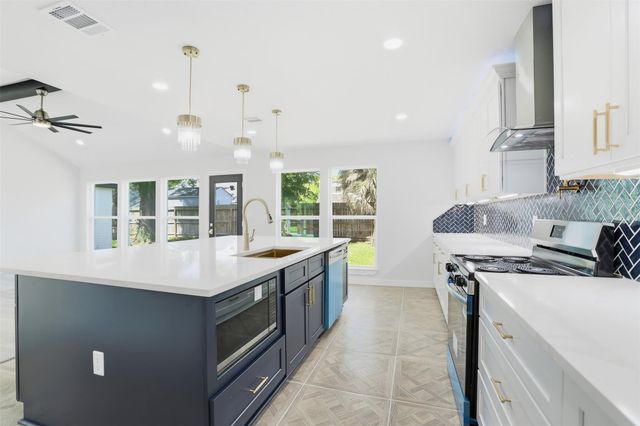 1722 Cherry Bend Drive, Houston, TX 77077