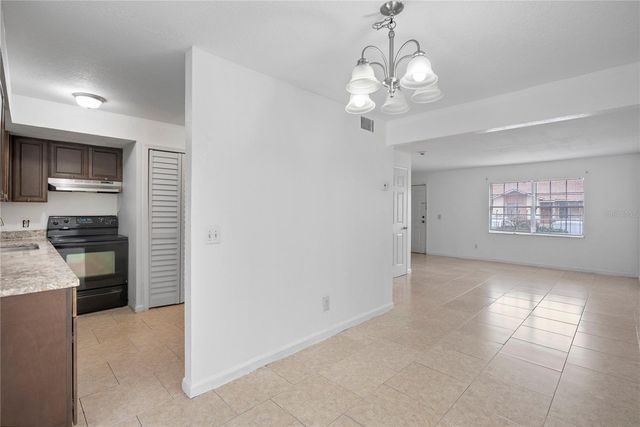 5175 LA MANCHA COURT 31, Orlando, FL 32822