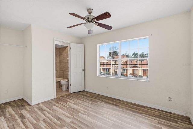 5175 LA MANCHA COURT 31, Orlando, FL 32822