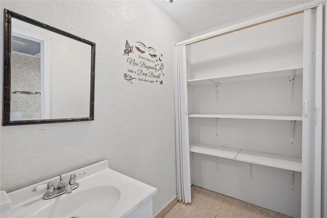 5175 LA MANCHA COURT 31, Orlando, FL 32822