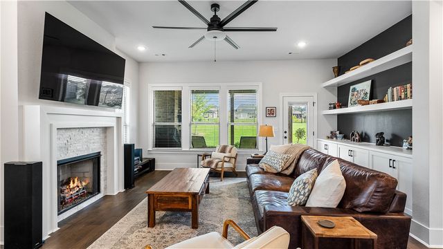 3864 W Violet Street, Fayetteville, AR 72704