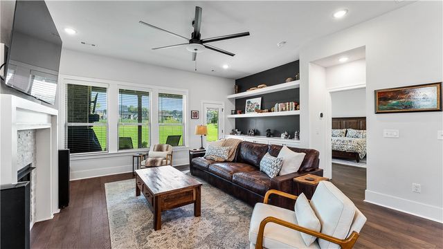 3864 W Violet Street, Fayetteville, AR 72704