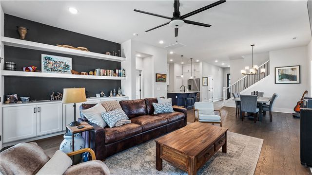 3864 W Violet Street, Fayetteville, AR 72704