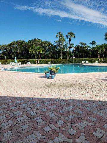 2790 E Ashley Drive E E, West Palm Beach, FL 33415