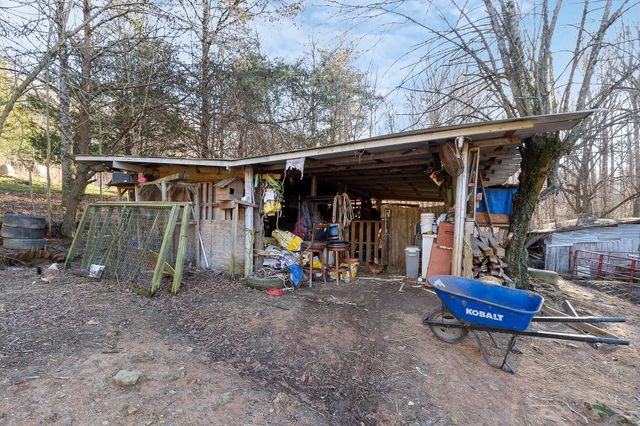 2184 Hyder Mountain Rd, Cookeville, TN 38506