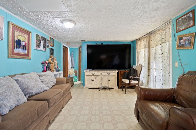 2184 Hyder Mountain Rd, Cookeville, TN 38506