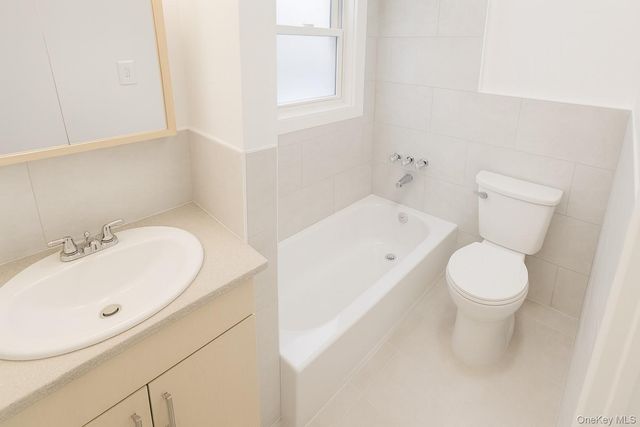 540 E State Street, Long Beach, NY 11561