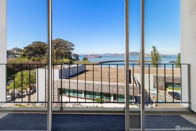 1050 North Point Street 405, San Francisco, CA 94109