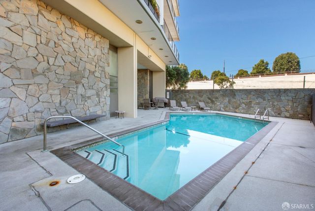 1050 North Point Street 405, San Francisco, CA 94109