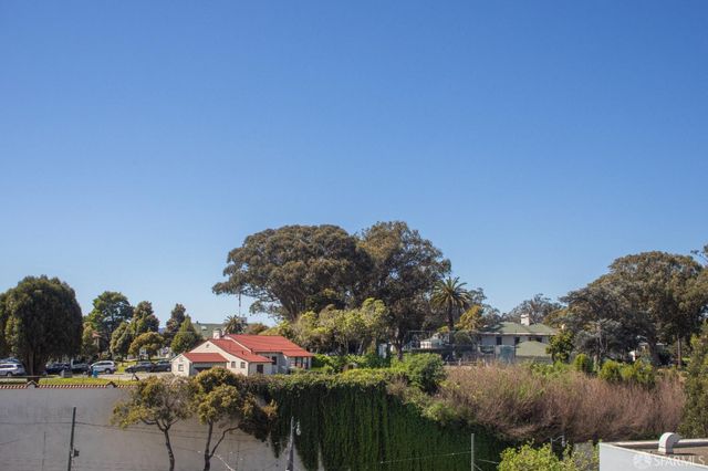 1050 North Point Street 405, San Francisco, CA 94109