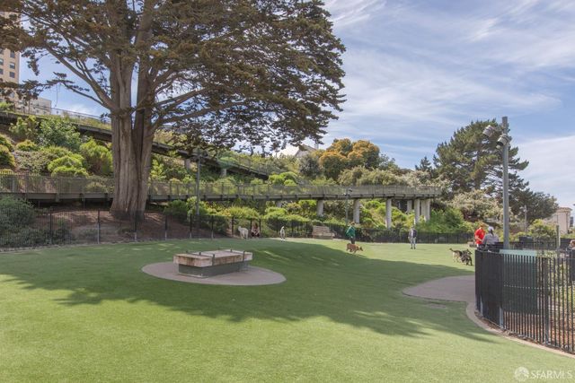 1050 North Point Street 405, San Francisco, CA 94109