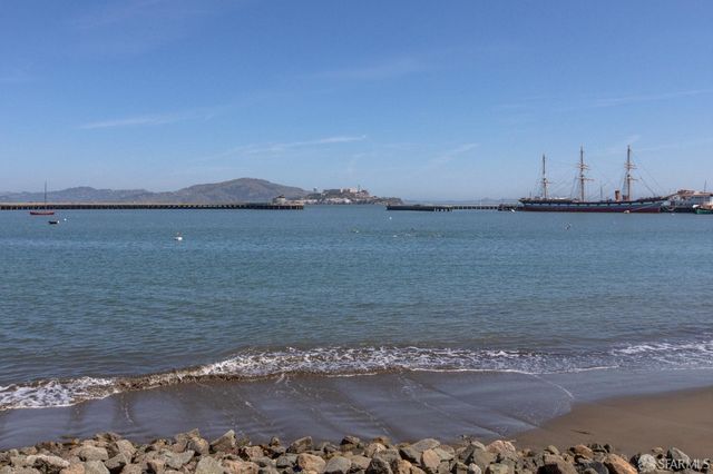 1050 North Point Street 405, San Francisco, CA 94109