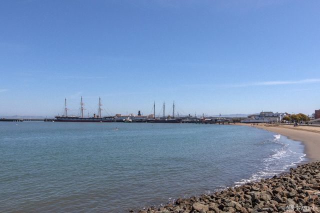 1050 North Point Street 405, San Francisco, CA 94109