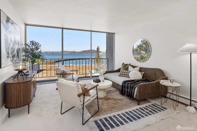 1050 North Point Street 405, San Francisco, CA 94109